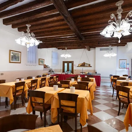 Hotel Tivoli 2*