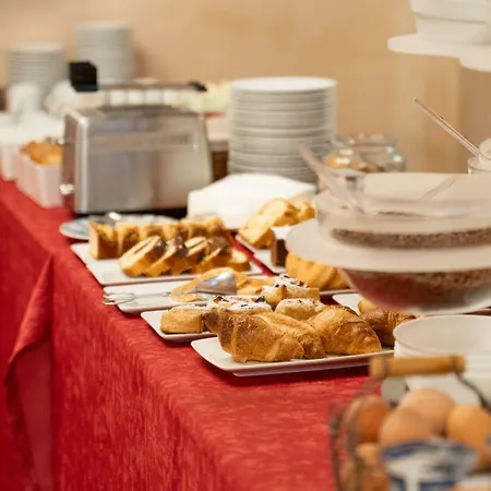 蒂沃利酒店 酒店