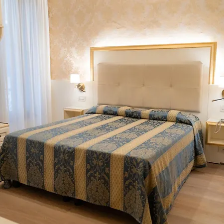 Tivoli Szálloda 2*