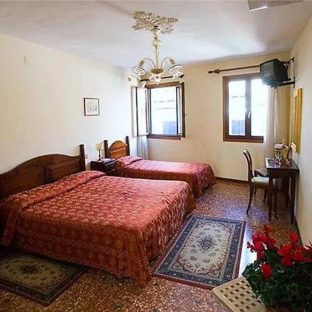 Tivoli Szálloda
