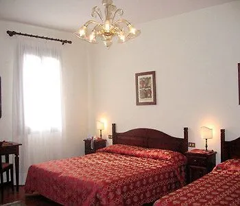 Tivoli Szálloda Velence