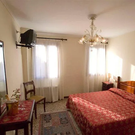 Szálloda Tivoli 2*