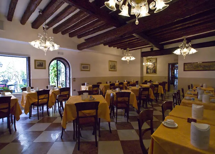 Hotel Tivoli 2*