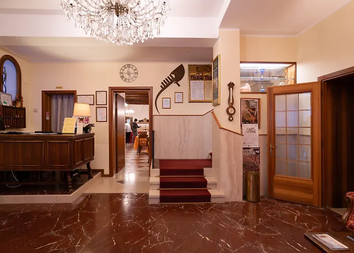 Tivoli Hotel 2*