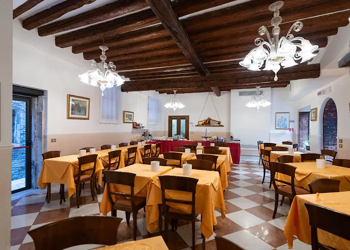 Hotel Tivoli 2*