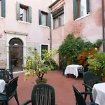 Tivoli 2*