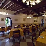 מלון Tivoli 2*