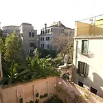 Tivoli מלון