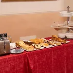 Tivoli Hotel 2*
