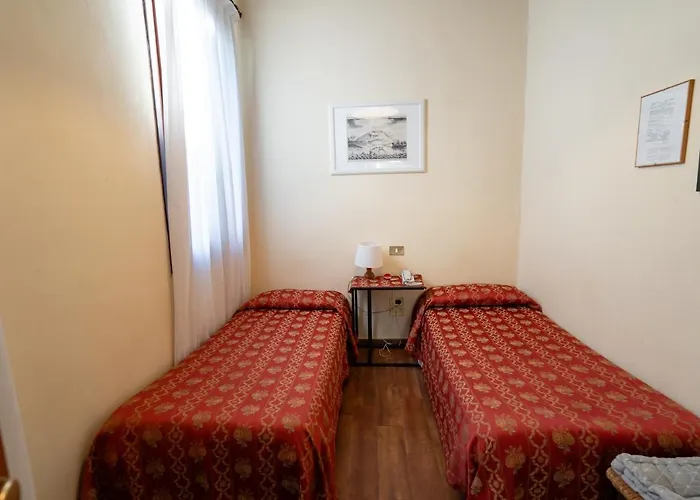 Hotel Tivoli 2*