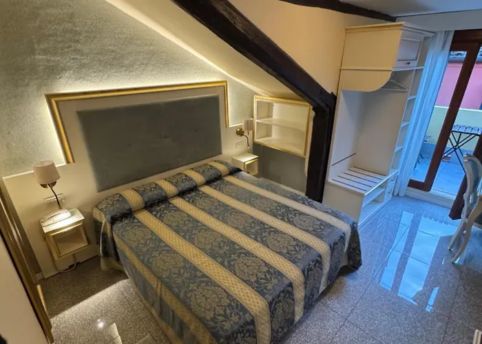 Tivoli Hotel 2*